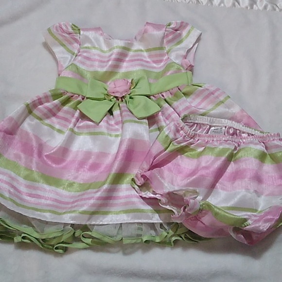 💚🩷Cute Green &Pink Striped Dress w/ Flower Detail 18 Months with Panty - Picture 1 of 7
